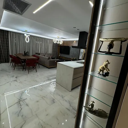 Callie Luxury * 尼基季