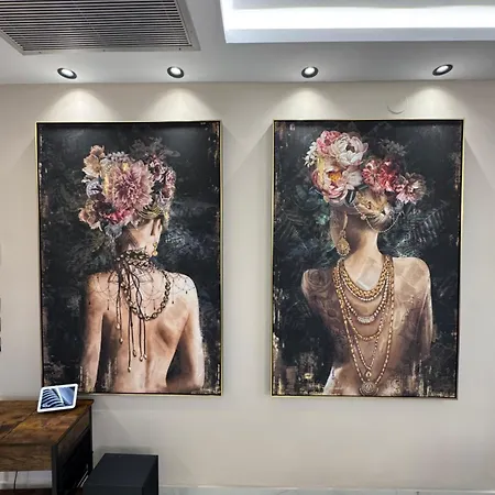 Callie Luxury نيكيتي