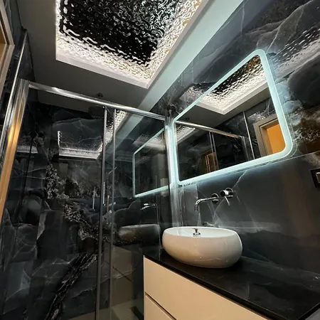 Callie Luxury Apartment *