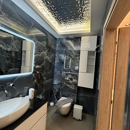 Callie Luxury Apartment *